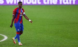 回声报：利物浦谋划签新中卫，评估今夏较低价签格伊还是明夏免签