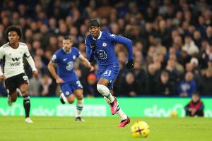 记者：马杜埃凯转会阿森纳进入最后阶段，预计很快获准接受体检